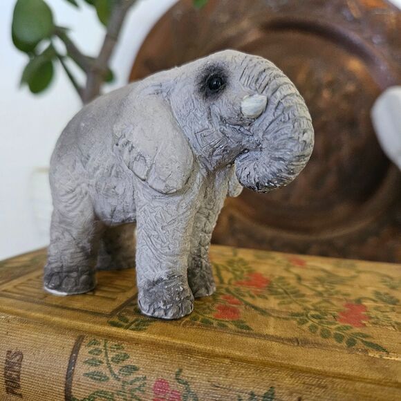 Stone Critters Miniature Whimsical Elephant Resin 1988 UDC Figurine - Picture 5 of 5